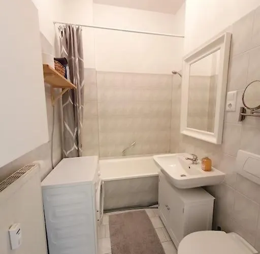 2 Near Station Neustadt In Neustadt Lägenhet *