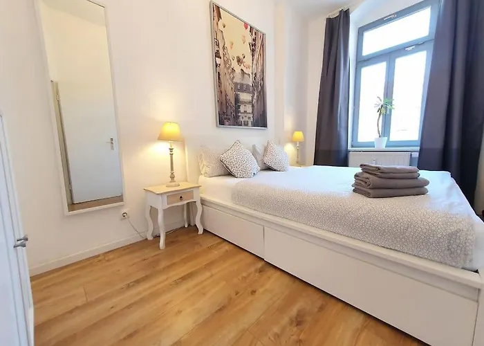 2 Near Station Neustadt In Neustadt * Dresden