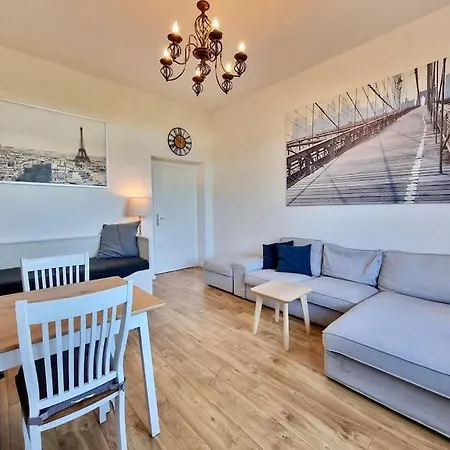 2 Near Station Neustadt In Neustadt Dresda