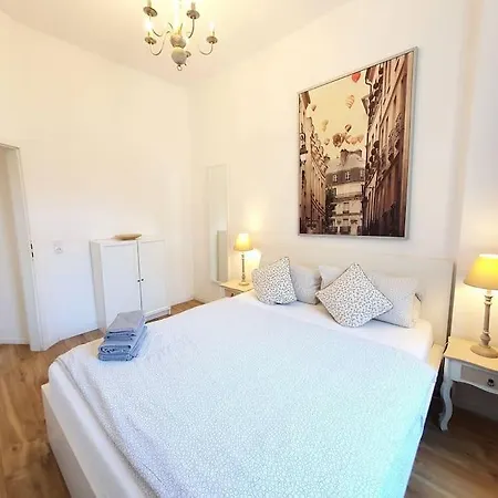 2 Near Station Neustadt In Neustadt Appartamento Dresda