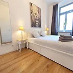 2 Near Station Neustadt In Neustadt * דרזדן