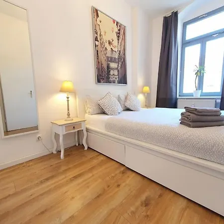 2 Near Station Neustadt In Neustadt * Dresde